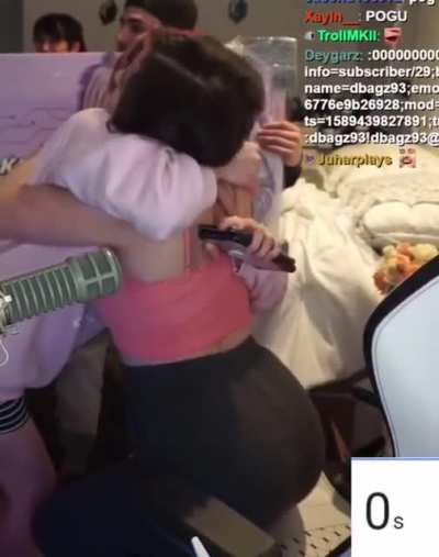 Pokimane shaking her ass