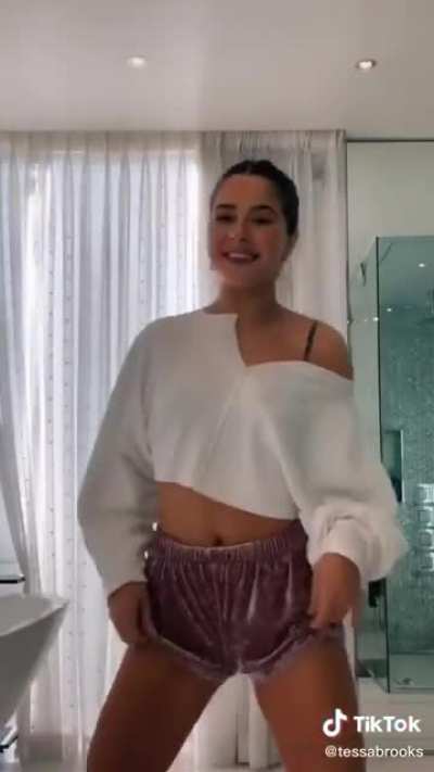 her twerk vid thing