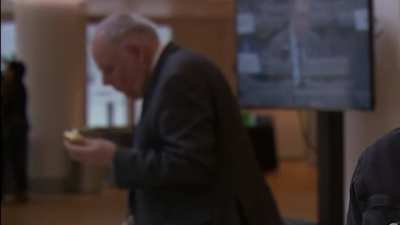 Wenn dir ide Tagesschau s'Gipfeli vrbr&ouml;smelet :(