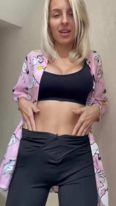 just returned home) yes sex on the first date was try to shoot a video next time) I'm in a great mood) "FLAsH"