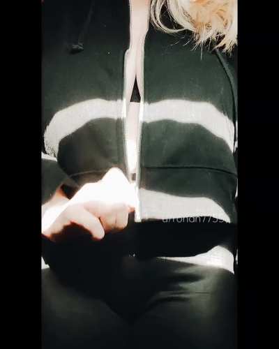 "M" sized clothes, huge boobies 😋