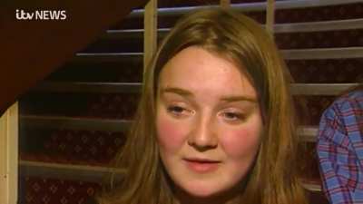 Em 1994 uma garota de 19 anos, chamada Liz Truss, fala em uma reportagem que a monarquia era uma desgra&ccedil;a. 28 anos depois da reportagem ela &eacute; eleita Primeira Ministra. Um dia ap&oacute;s encontrar a Rainha, a Rainha morre. As coincid&ecirc;ncias da vida.