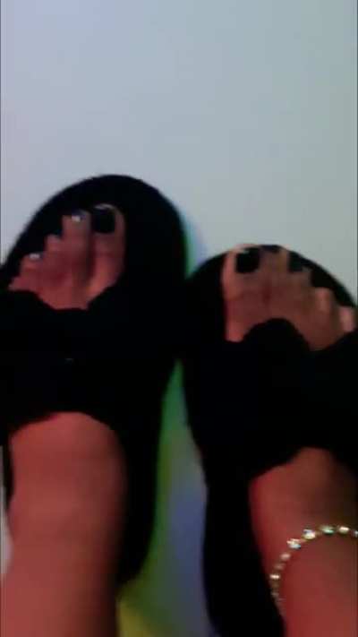 What did you wear to bed last night babe? These slippers are soft and comfy like me. Love them! DMs welcome!