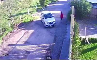 Dad thought his son got in the car when taking him to school &amp;amp; promptly drove off.