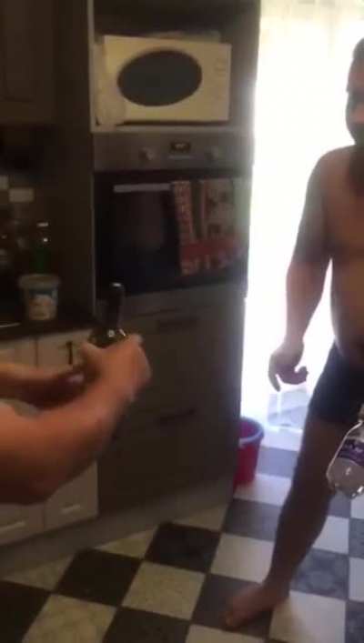 How to open a bottle of wine