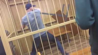 Артём Милушкин и его жена получили по 11 лет оба, они организовывали политические митинги в Пскове по поводу ментов которые подкидывают наркотики и внезапно у них нашли контейнеры из под киндер-сюрприза со следами амфетамина, у них двое детей, вот так вот