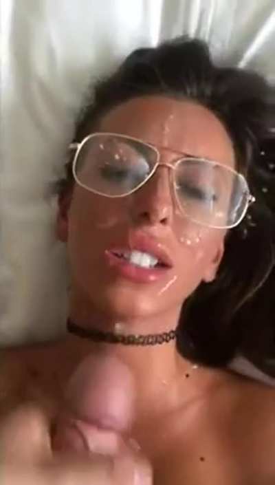 Glazing Her Glasses 💦🤓🤤