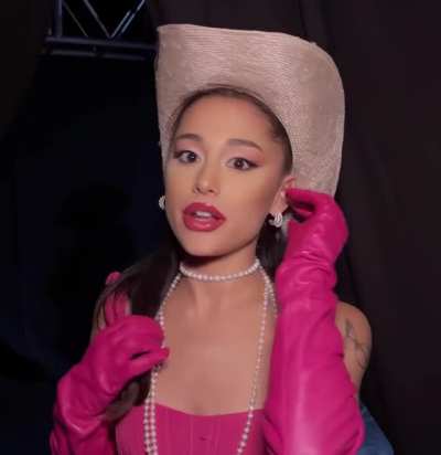 There’s nothing I want more in this world then putting my cock on Ariana Grande’s face/mouth