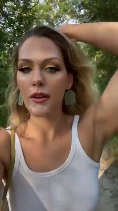Sorry, I forgot my towel in the car.. I hope they didn&rsquo;t mind 💦 [GIF]