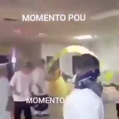 Momento pou