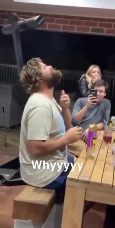 Everyone, look at me!