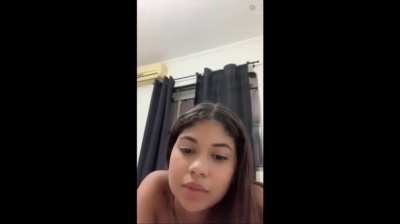 AMIGAS SAFADAS SE EXIBINDO NA LIVE - COMPLETA NO PRIMEIRO COMENTARIO