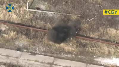 FPV drones demolish russian soldiers.  They were told: Do not run, you will die tired. 