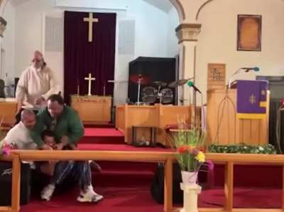 Man tries to shoot pastor in pennsylvania but the gun jams! 😳