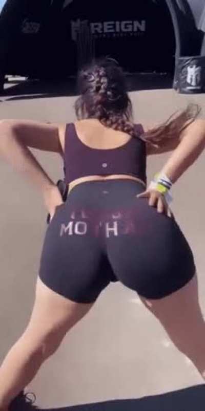 I love camila&rsquo;s fat ass