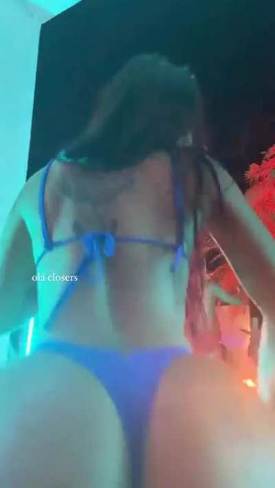 Let&iacute;cia Rebolando Gostoso na Social (Conte&uacute;do do CF)