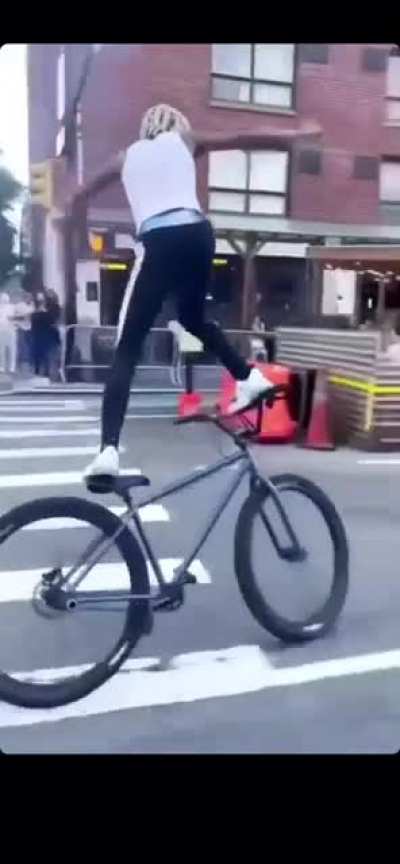 Praise both to the guy and the camera man