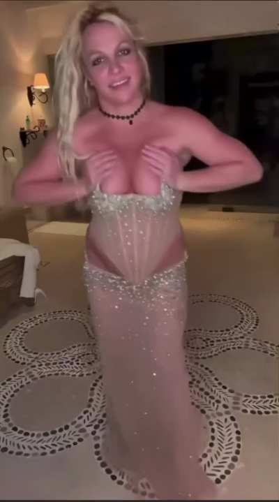 👀