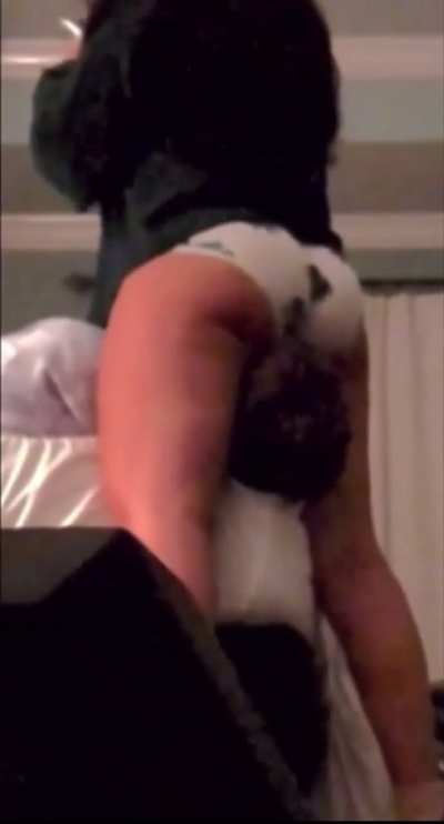 Calicutie standing reverse headscissors.  