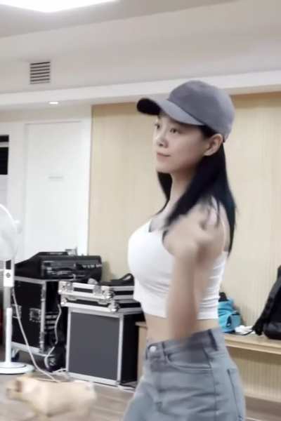 Kim Sejeong 