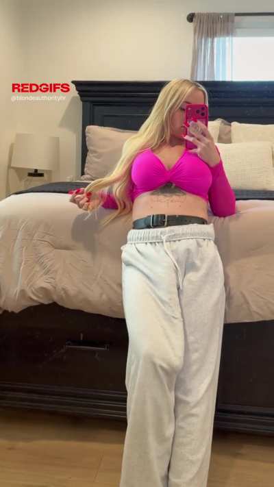 Wanna take a look inside Mommy's pants? 👀😏 Just hit the link below to see, pet... 🐾🔗