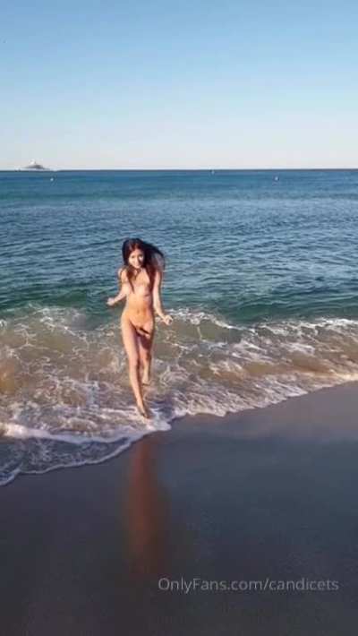 Candicets - Beauty &amp;amp; the Beach