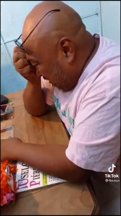 😔