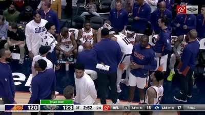 [Highlight] Cam Payne practicing his natural shooting motion during the Chris Paul foul review