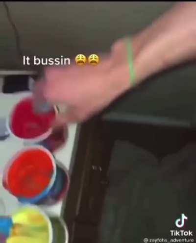 Dis shit bussin' 🌈