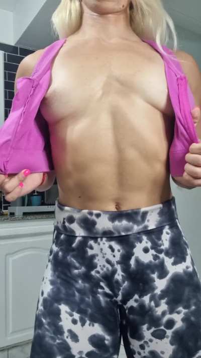 what's more tempting, the pose or the physique?