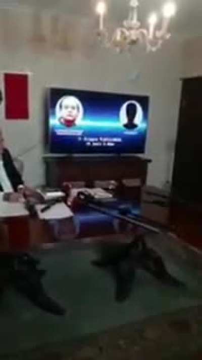 Próximos titulares: Popy es encontrado muerto por un aparente suicidio perpetrado con 14 balazos en la espalda