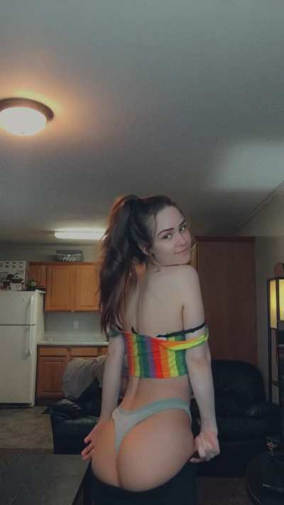 xxxNova does a sexy strip tease