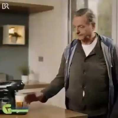 Und dann hat er das Alkoholfrei weggekippt 🤣🤣🤣🤣😂😂😂 Das muss ich gleich dem G&uuml;nter schicken, der trinkt auch nur echtes Bier 😂😂😂🍻🍻🍻👍🍺🍻🍻🍻👍