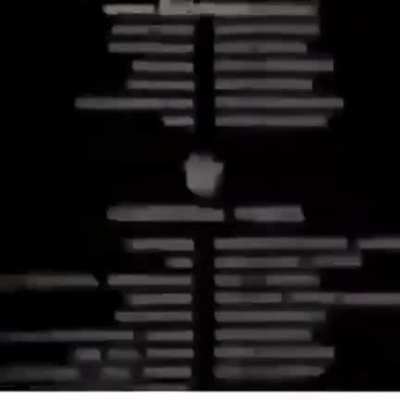 🕴