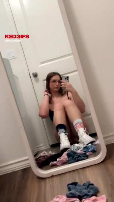 imagine this ass grinding on your lap