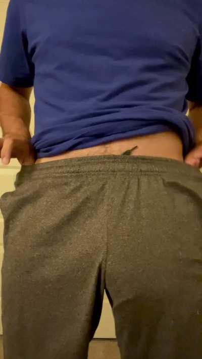See what&rsquo;s hiding under my gray shorts