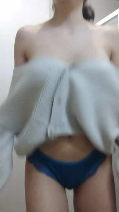 Even my cardigan couldnt resist to hide them from the world