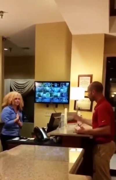 Hotel Employee Quits On The Spot