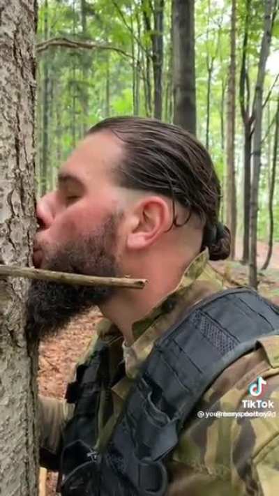 😐