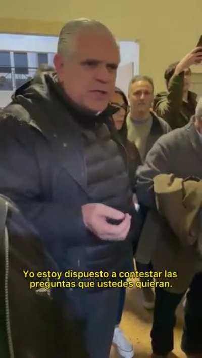 Lopez Murphy: Me obligaron a cambiar de salón mi charla en la UBA porque un grupo de militantes bloqueaba el acceso, pero preferí acercarme a conversar