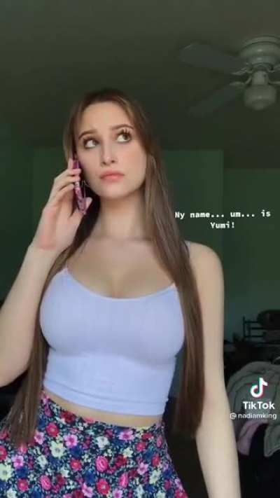 Natural beauty with some amazing tits!