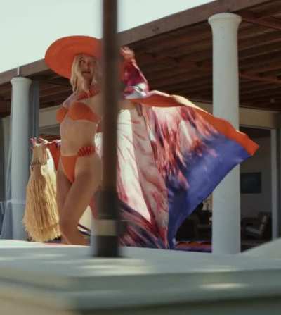 Kate Hudson in Glass Onion