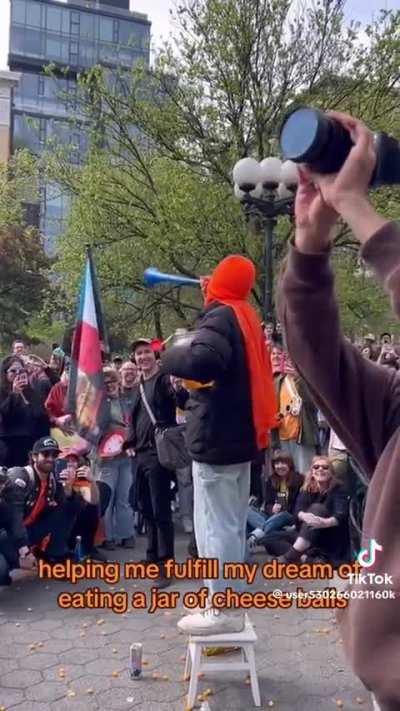Historic moment in NYC: Man eats an entire jar of cheeseballs 