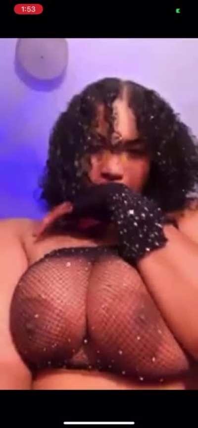 I&rsquo;m selling more of her shit. Text if u trynna buy! $50 for all 4 videos + 32seconde sextape for only $25 extra! Doing this shit only once then deleting this account! She knows I got her shit, so buy them before she finds this Reddit