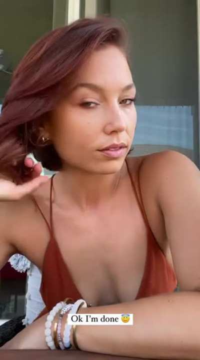 Smoldering look