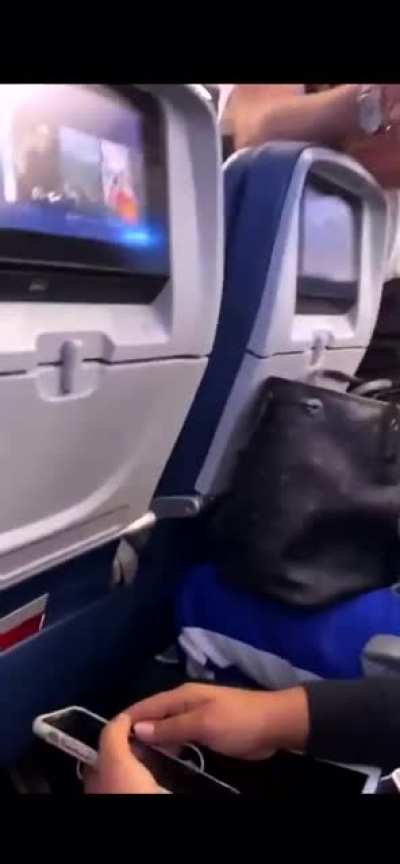 Delta pilot asks a passenger to remove a hat with a curse word on it