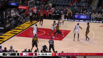 [Highlight] Trae Young splits the double team and throws up the off balance lob for an early Baptism
