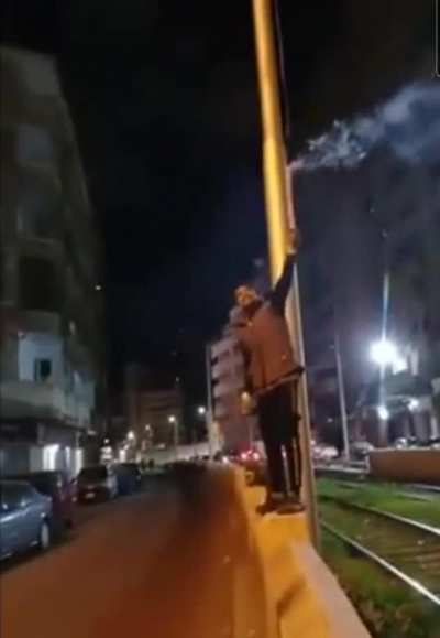 WCGW checking to see if the firework is broken?
