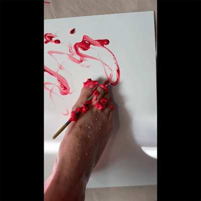 Painting with my foot! 😲