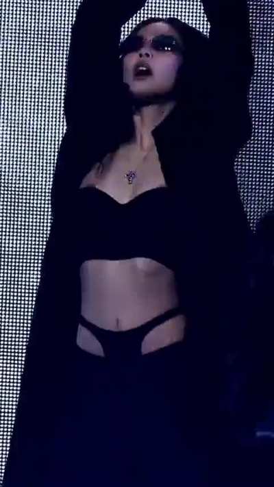 BLACKPINK - Jennie